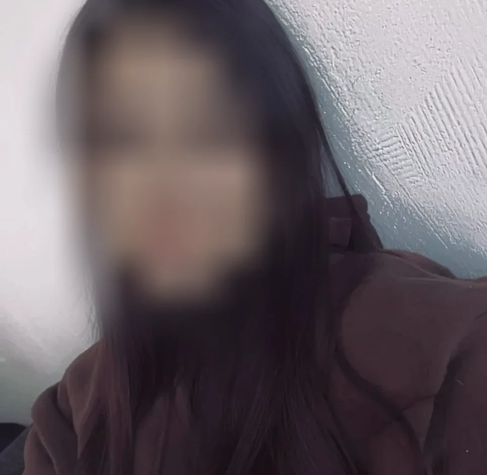 Agnes, 21