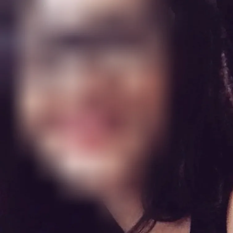 Amina, 25