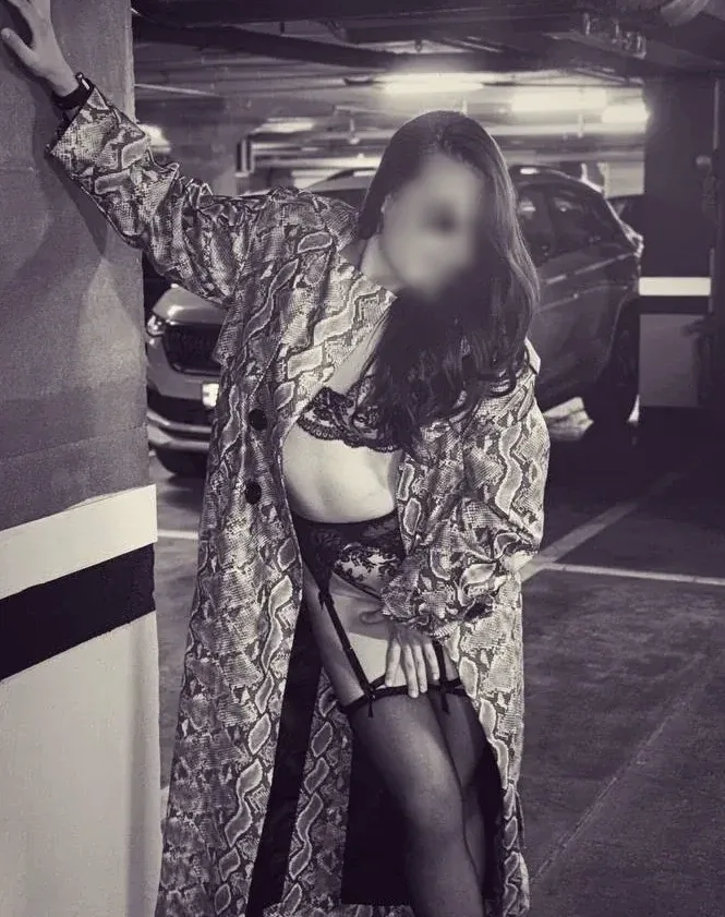 Molly, 25