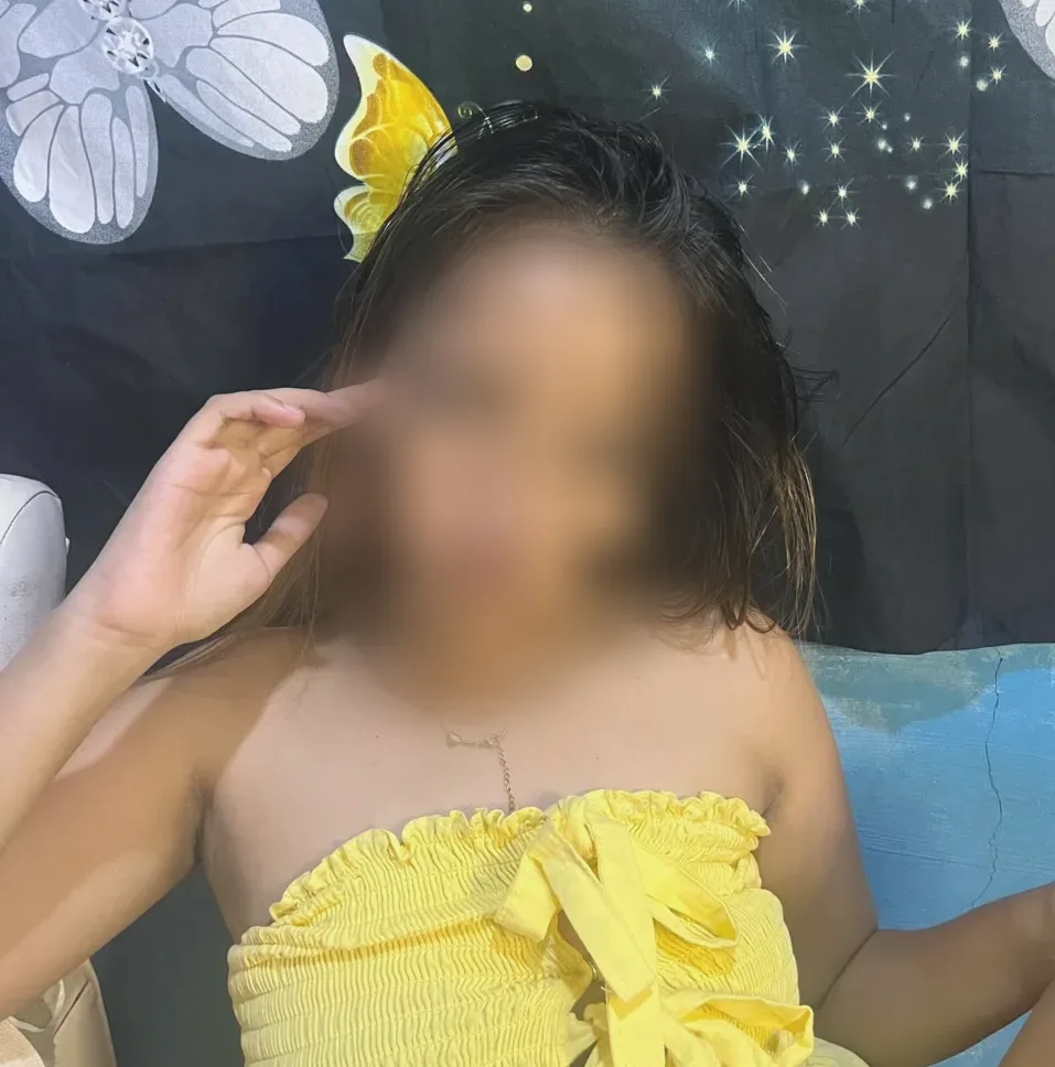 Nadia, 25