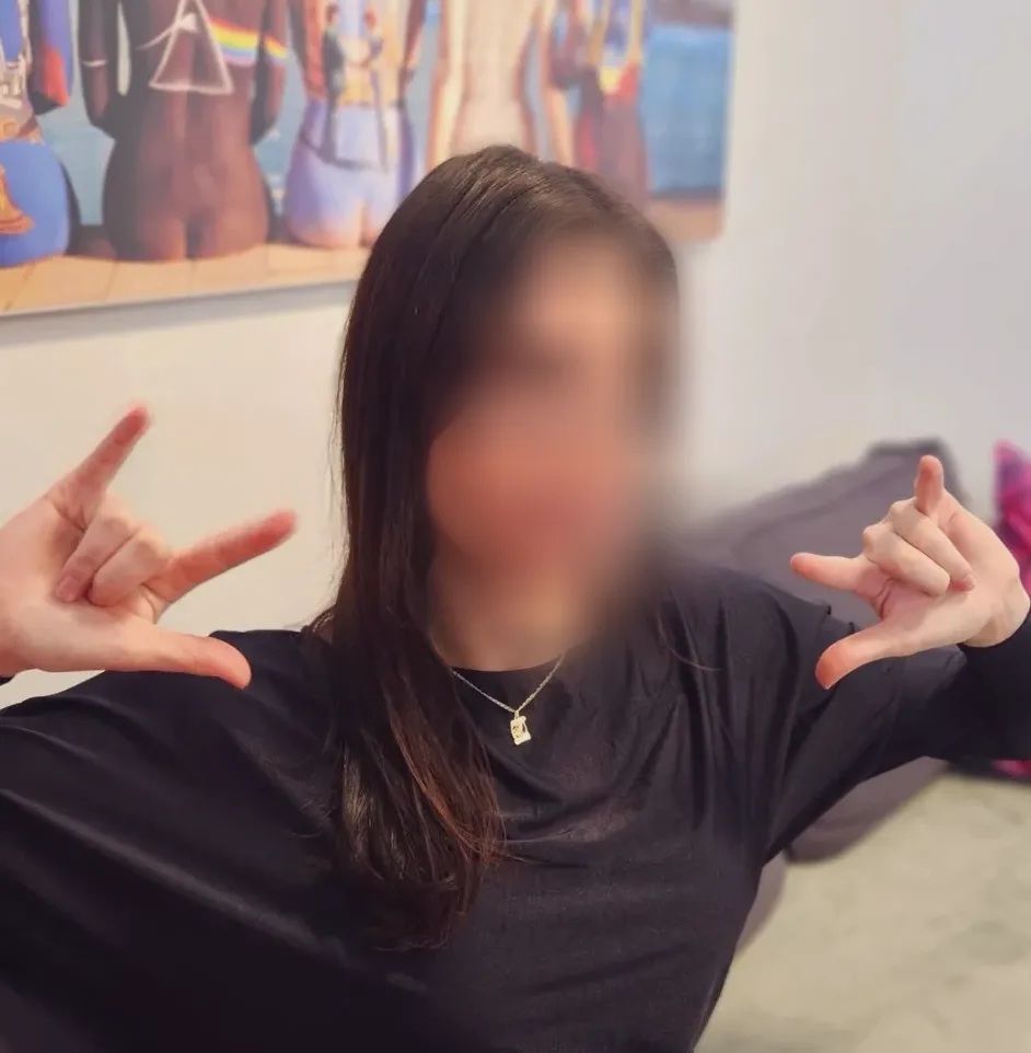 Sanne, 27